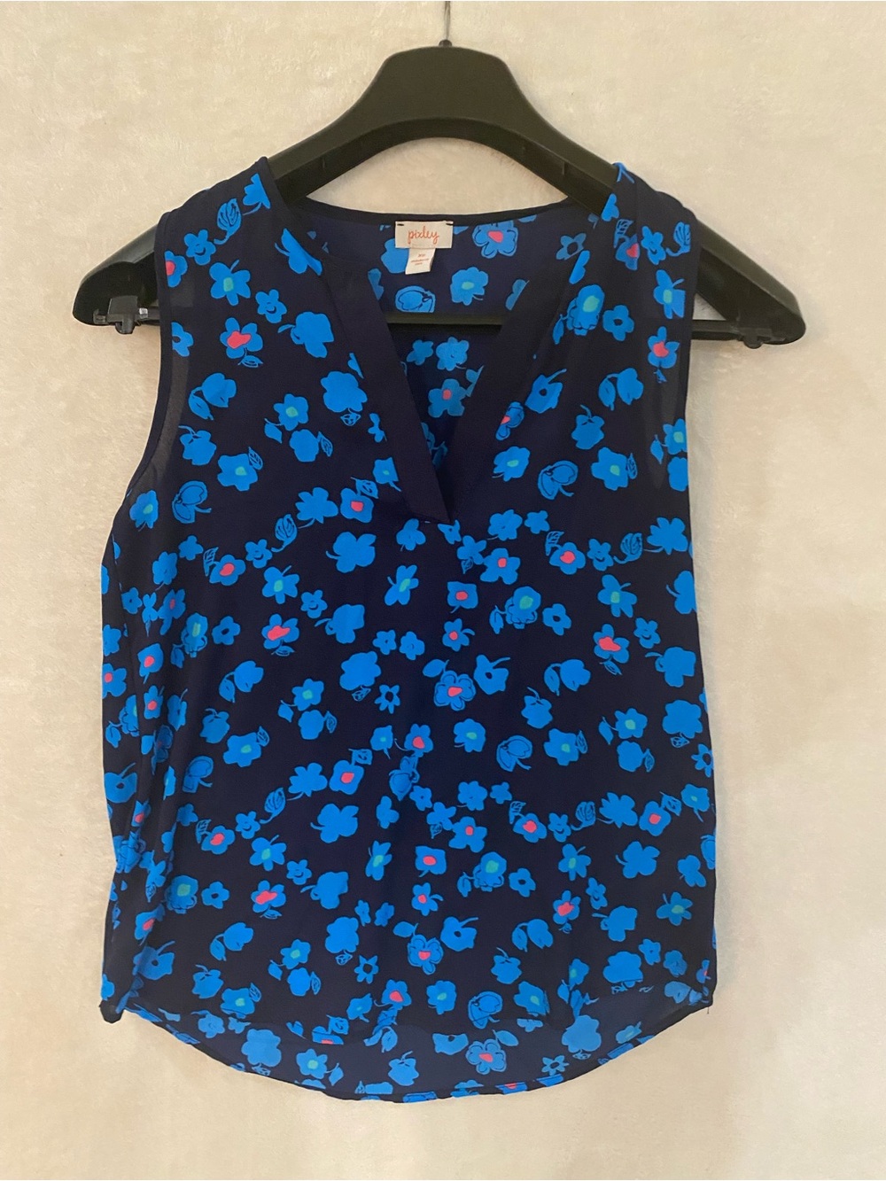 Pixley Navy Floral V-Neck Sleeveless Camisole